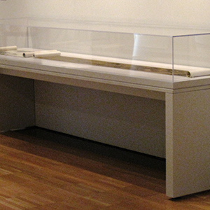 L Case with hinged vitrine on gas lifters, Yale University Art Gallery