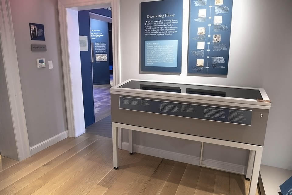 SmartGlass Cases at Concord Museum