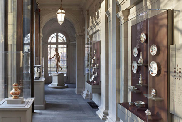a. Wall-mounted cases with Optium vitrines, The Frick Collection, New York